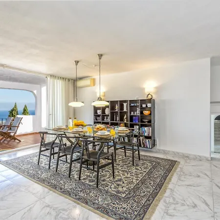 103-penthouse In Apartment