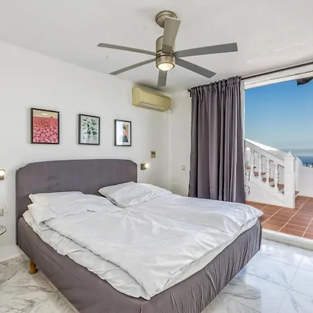 103-penthouse In Apartment *