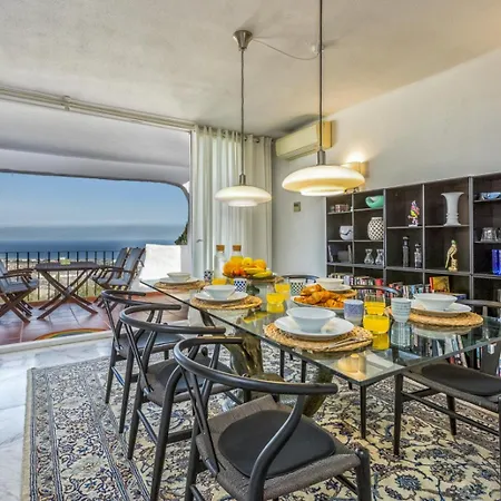 103-penthouse In Apartment *